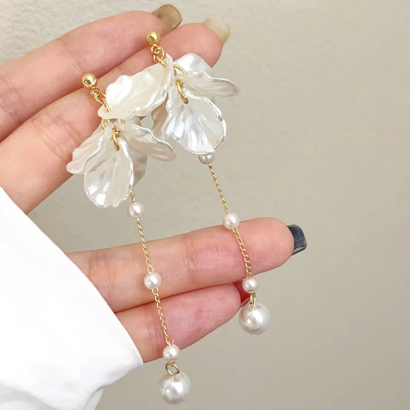 Boucle d’Oreilles Fantaisie Pendantes à Perles Chic