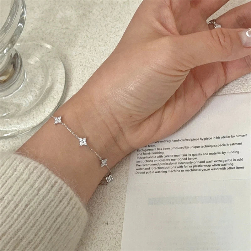 Bracelet Fin Fleuri Blanc