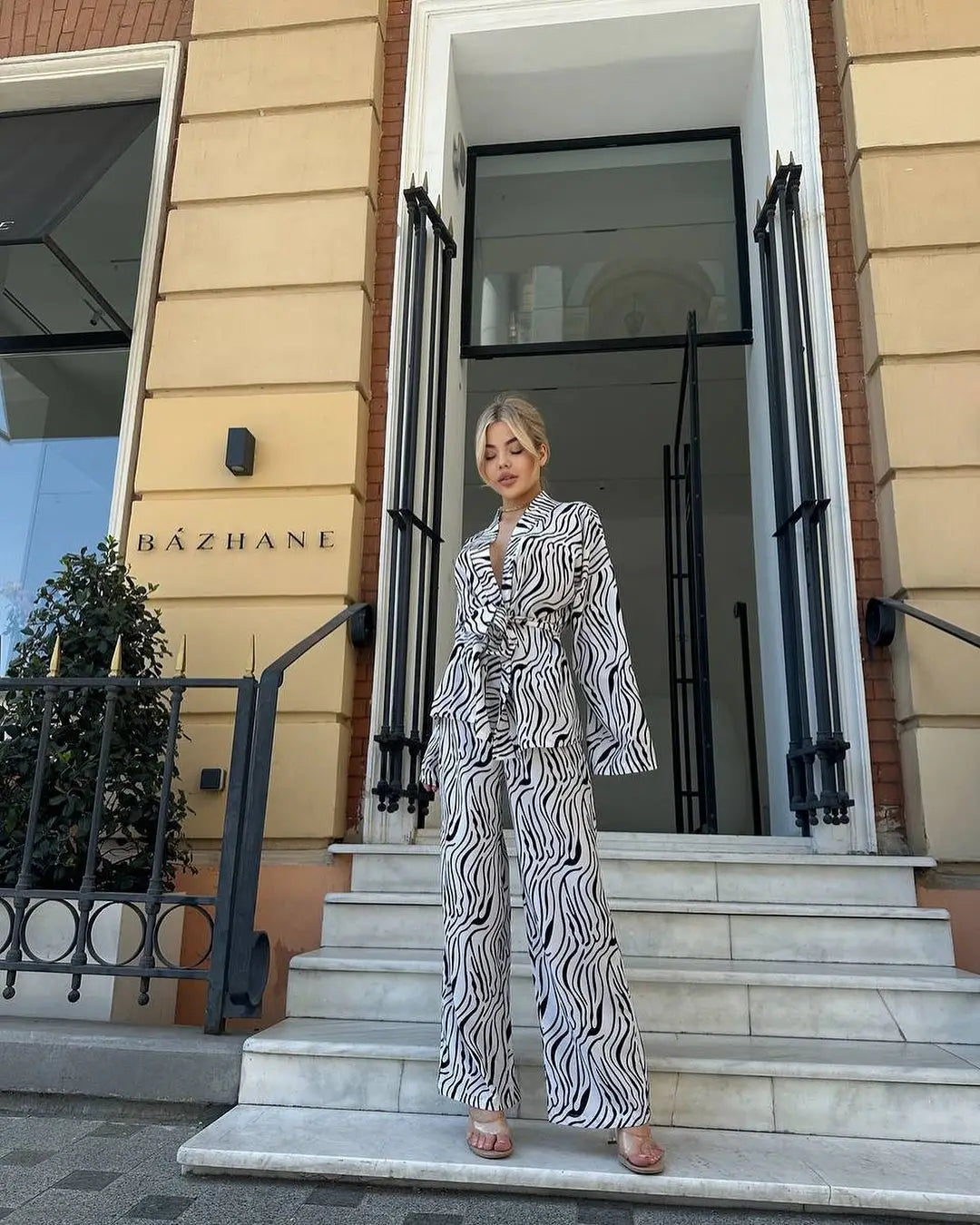 Ensemble Kimono Noir et Blanc Femme Stylé
