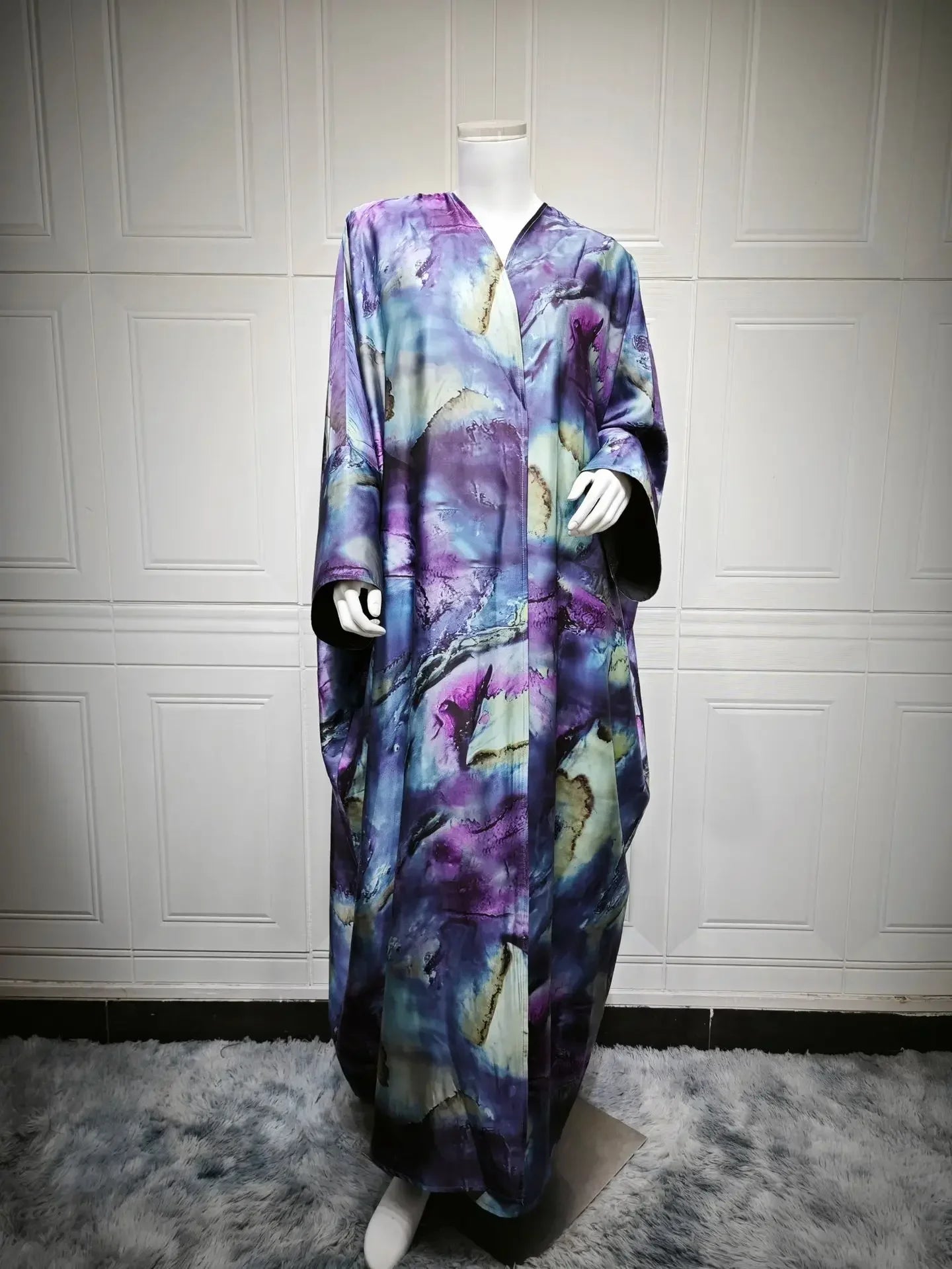Kimono Abaya aux Tons Violets élégant