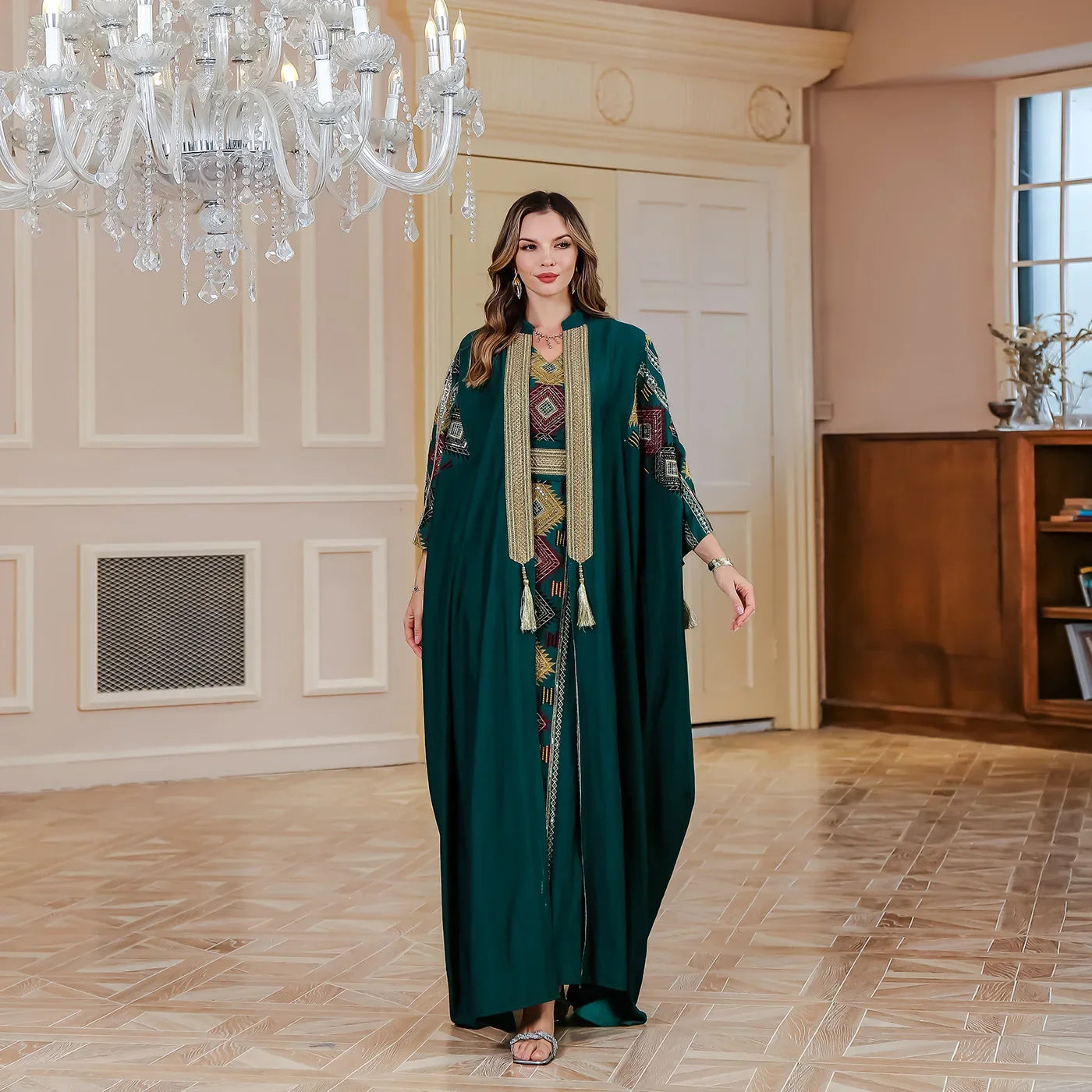 Kimono Abaya et Robe Brodés tendance