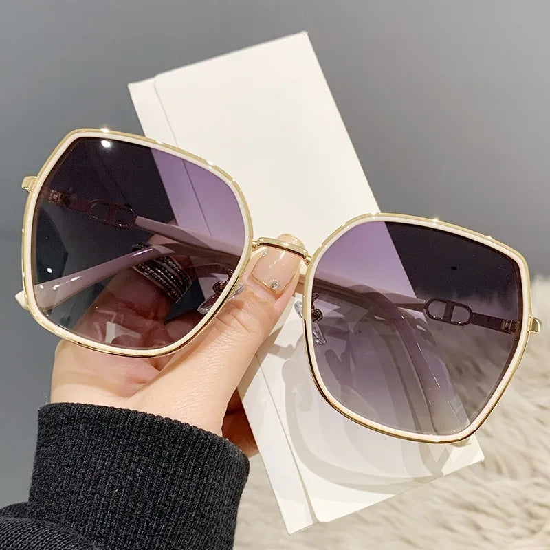 Lunettes de Soleil à Monture Oversize Beige
