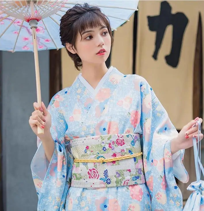 Kimono Traditionnel Bleu Fleuri Léger
