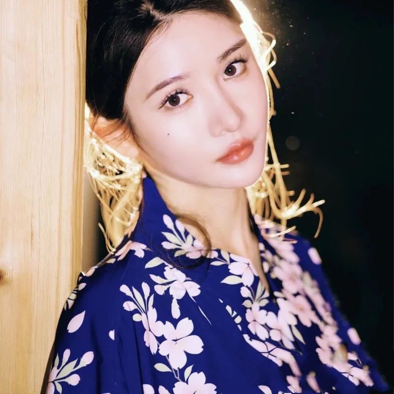 Kimono Japonais Femme Bleu Floral Génial