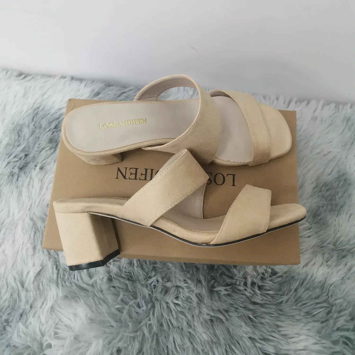 Sandales Légères à Talon Carré Beige