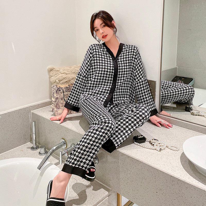 Kimono Satin Noir Pyjama Stylé