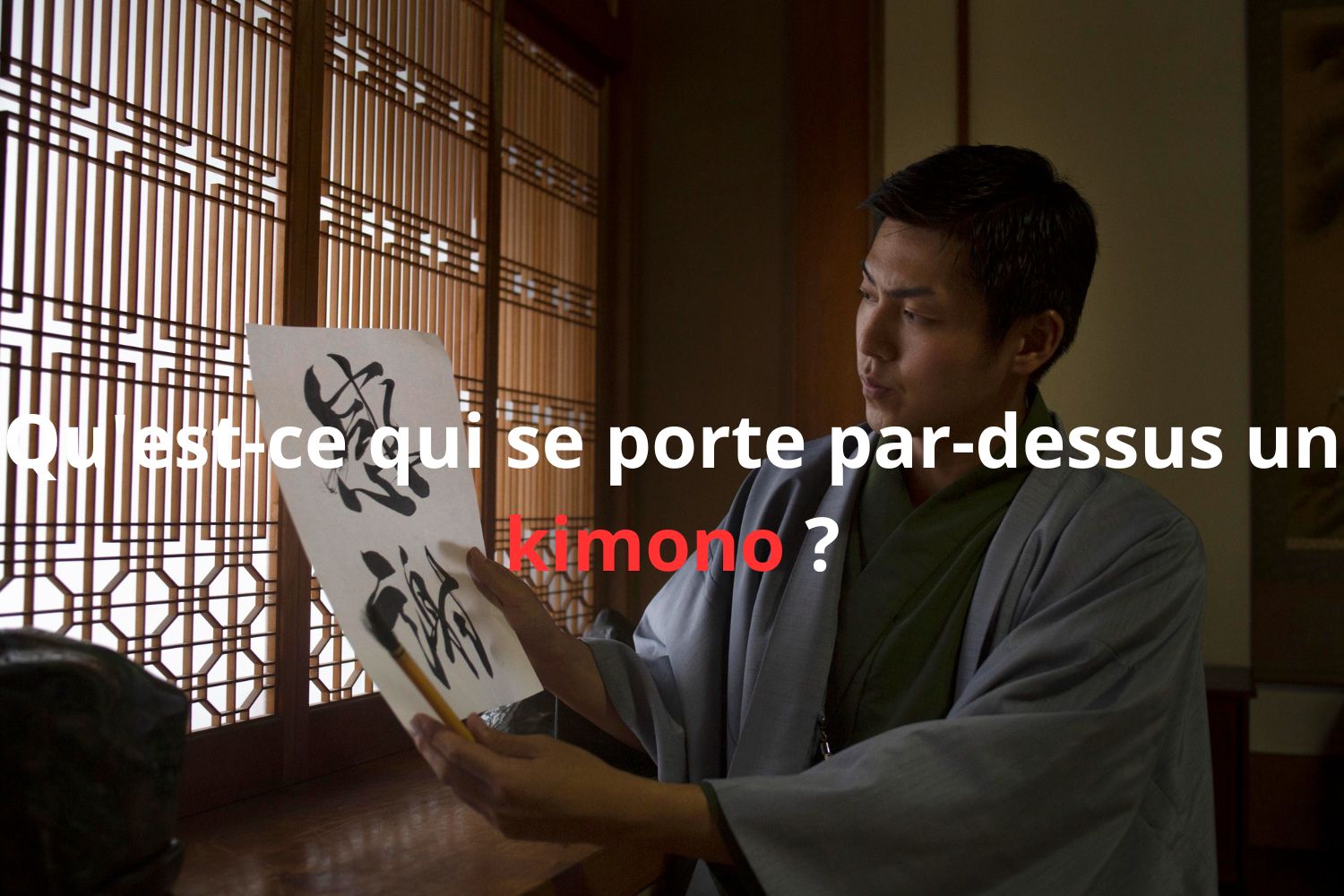 Qu'est-ce qui se porte par-dessus un kimono 