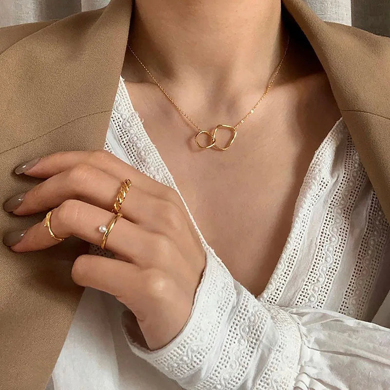 Collier Fin à Double Cercles