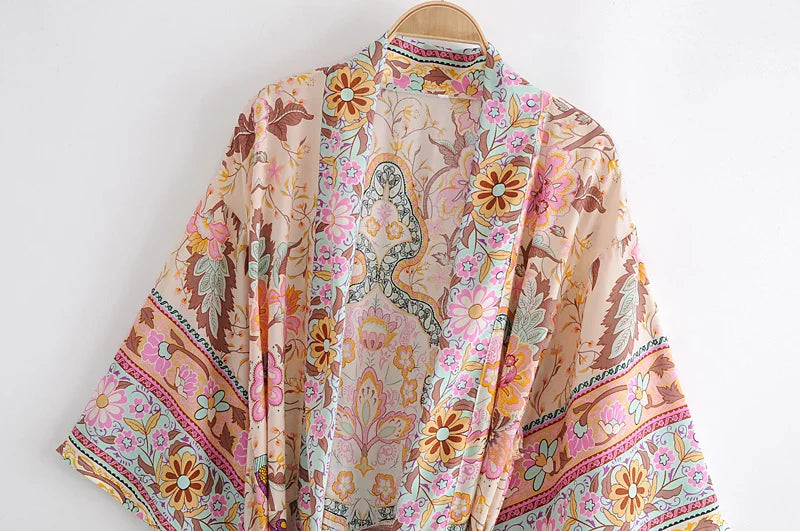 Kimono de Plage Rose à Fleurs de qualité