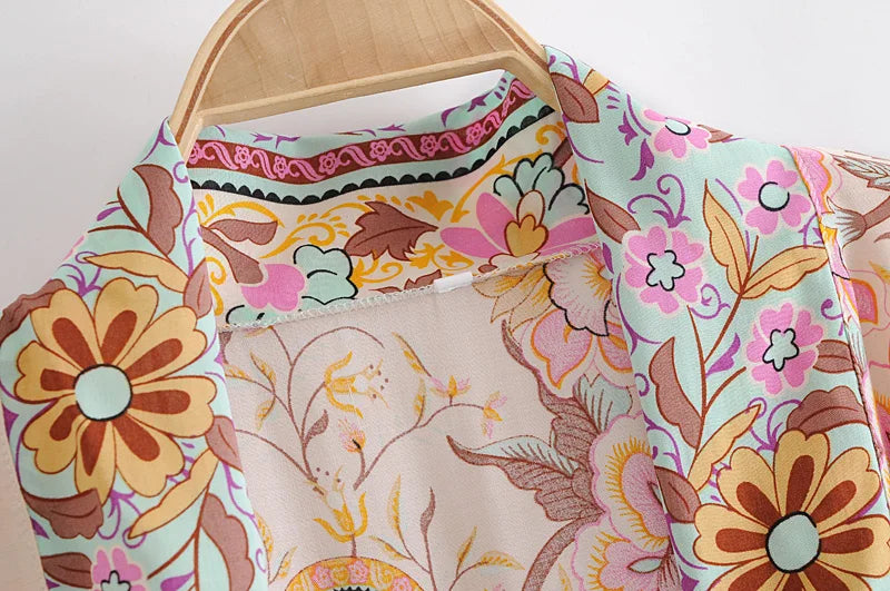 Kimono de Plage Rose à Fleurs col v