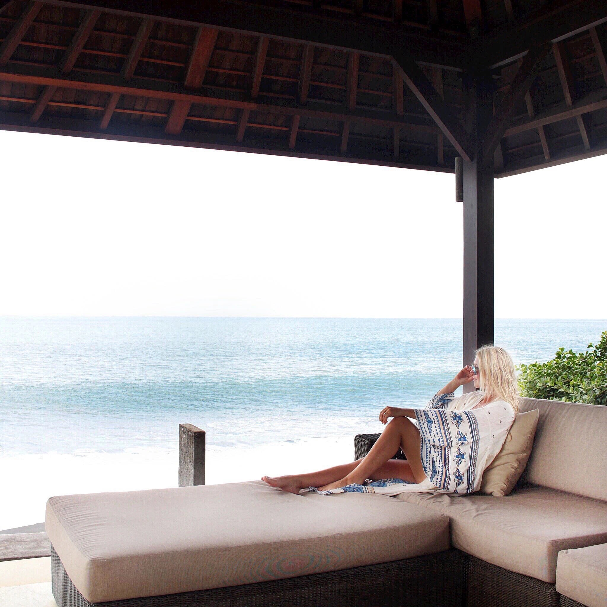 Kimono de Plage Long Boho Blanc et Bleu Design