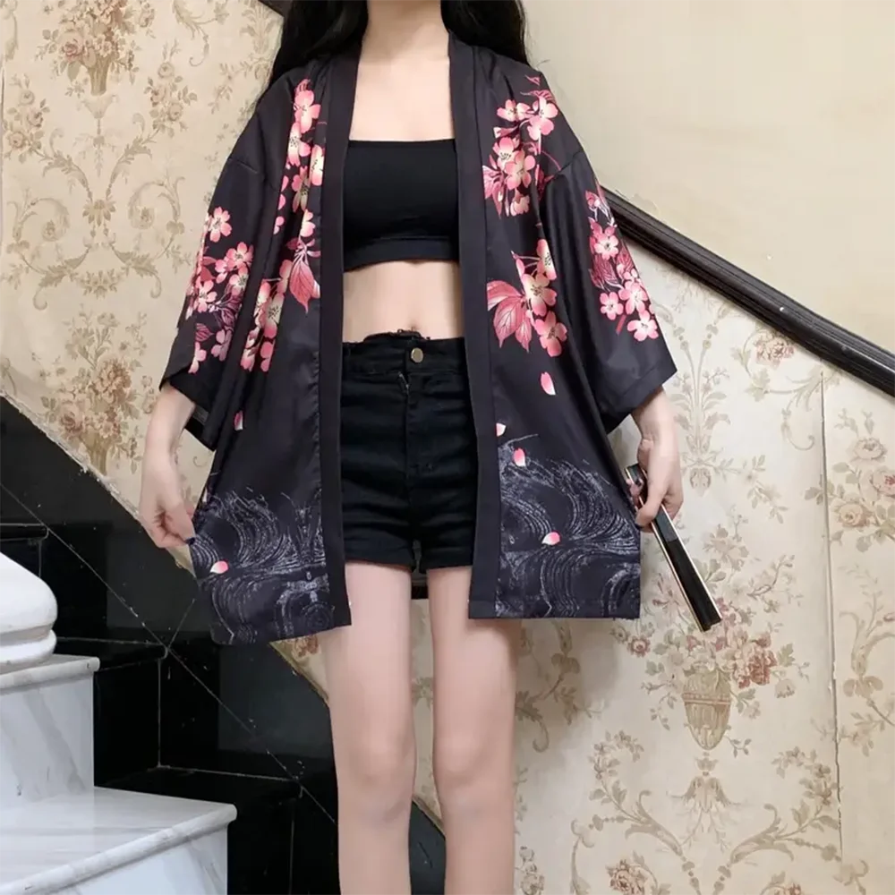 Veste Kimono Japonaise Noire Florale Soyeux