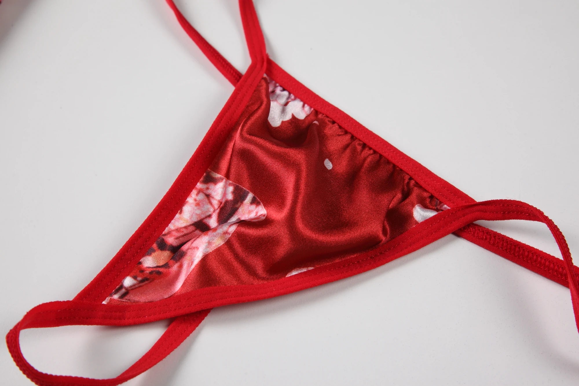 Peignoir Kimono Rouge Sakura élégant

