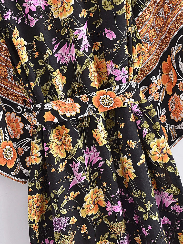 Kimono Bohème Femme Noir Floral avec ceinture