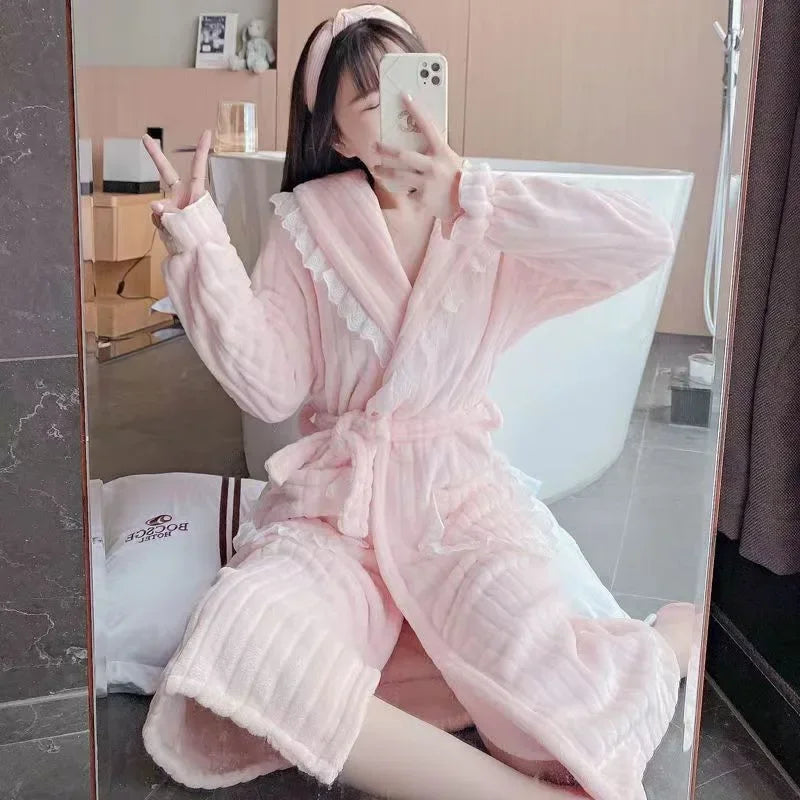 Peignoir Kimono de Bain à Dentelles élégant

