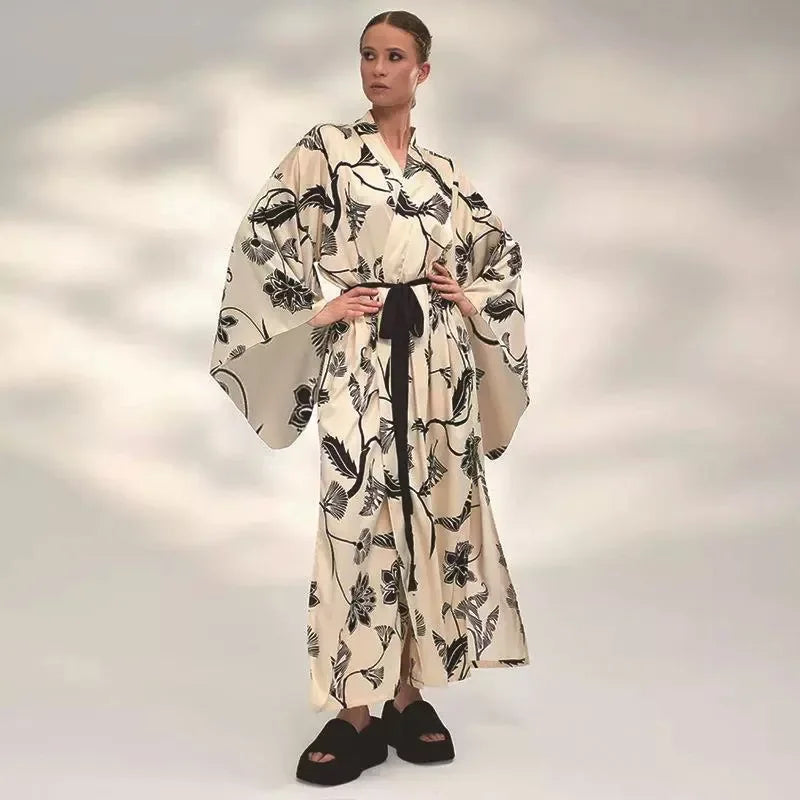 Kimono Fleuri Long Noir et Blanc
